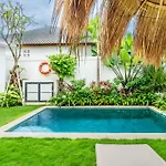 Villa Kepompong Seminyak - 1Br Private Pool Villa